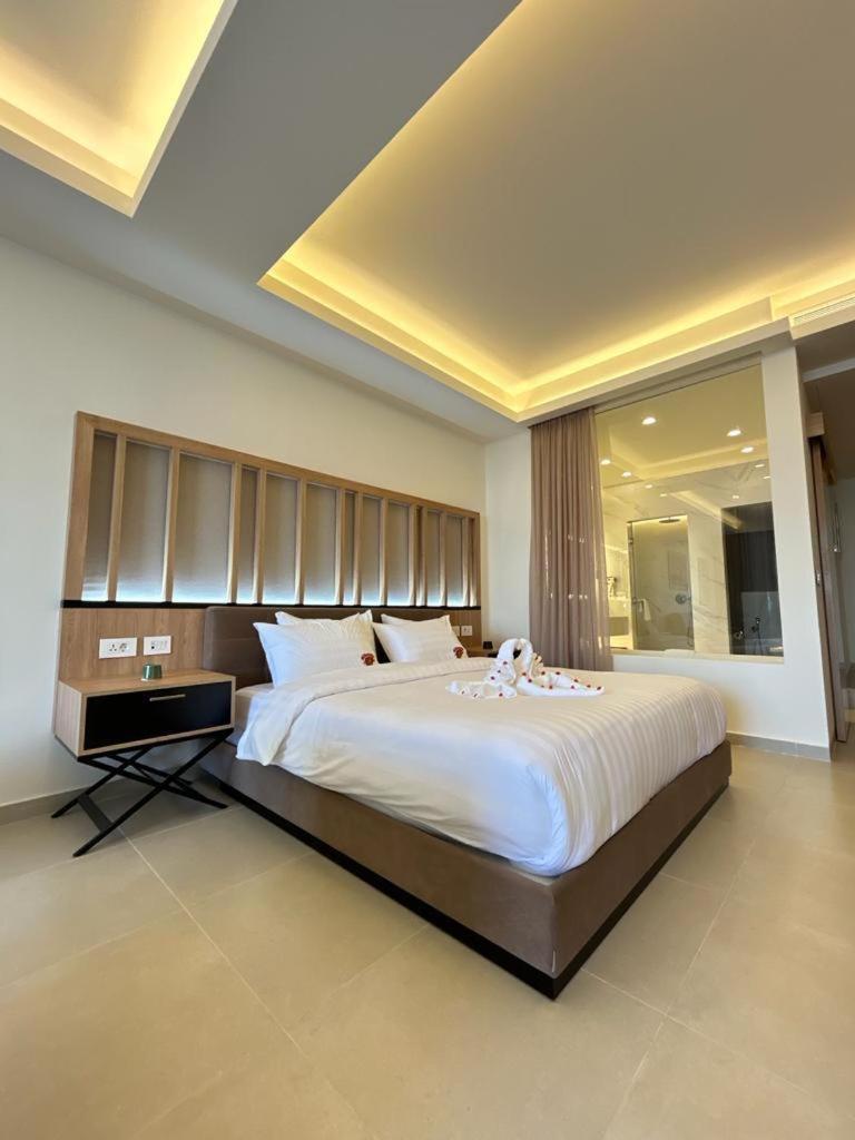 Hotel Saint Georges Beirut Al Marfa' 외부 사진